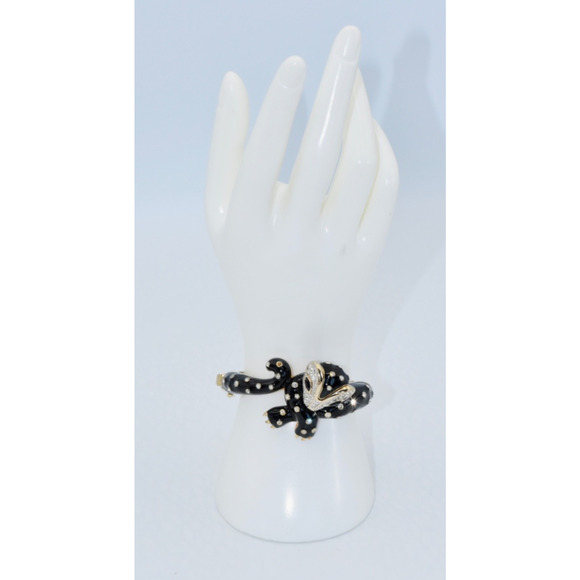 Panetta Vintage 1980's Black Enamel and Gold Tone PANTHER Bangle Bracelet - Picture 2 of 12